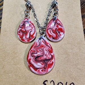 Elegant Red and White Swirl Pendant Necklace Set